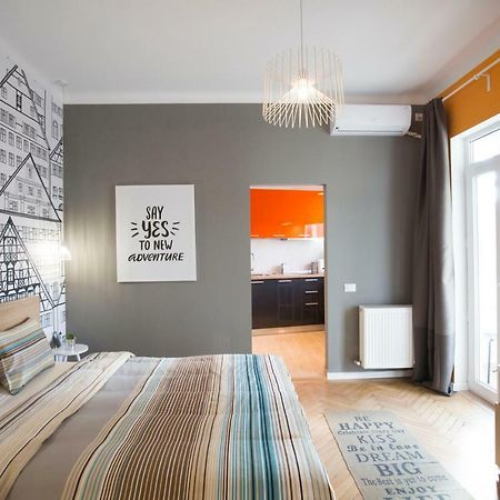 Central Up Studio Bucureşti Ngoại thất bức ảnh