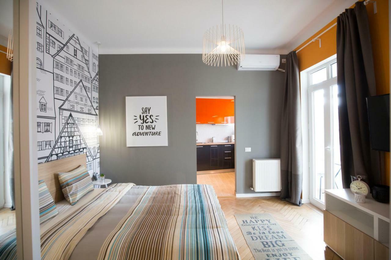 Central Up Studio Bucureşti Ngoại thất bức ảnh